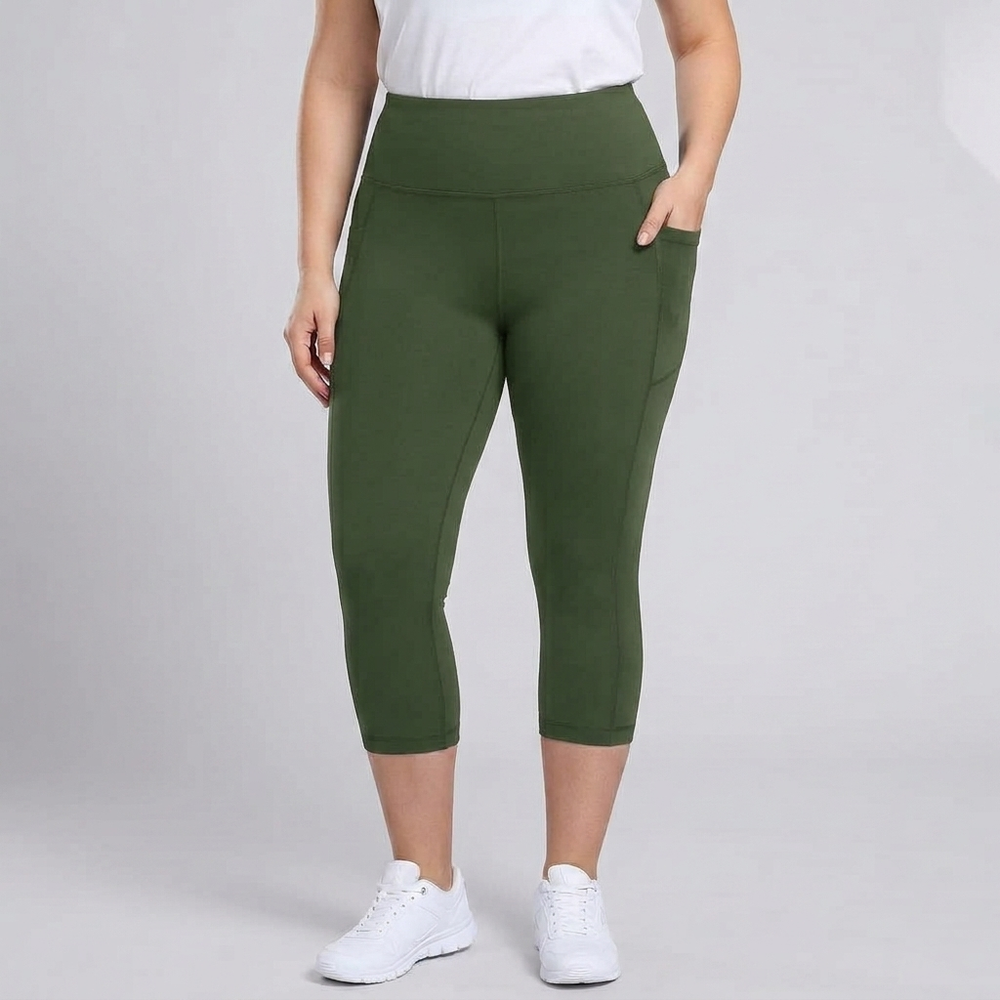 Women's Capri Pants | High-Waisted Cropped Side Pockets Black/Black/Black front view