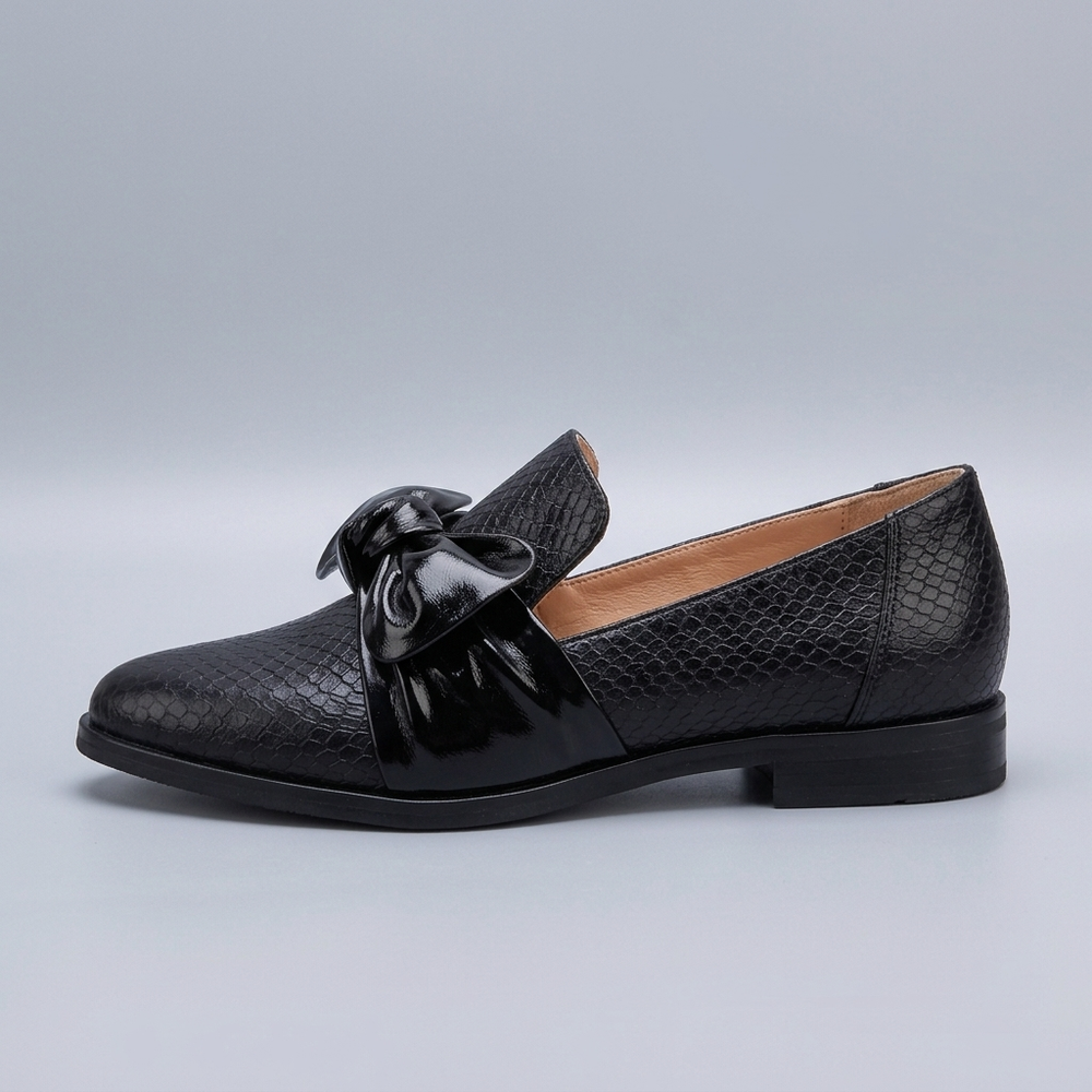 Black Shoes For Women | Pointed Toe Slip-On Flat Bow Loafers Black three-quarter front view