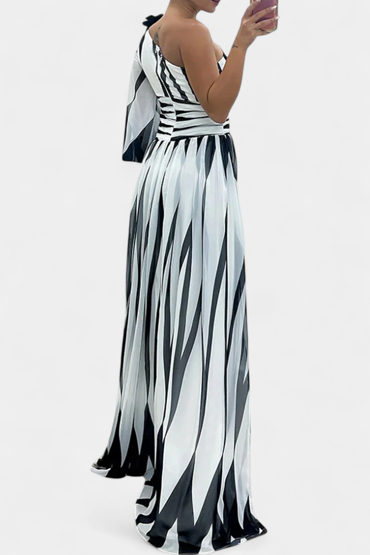 Milo Mochi | Sophisticated Maxi Dress